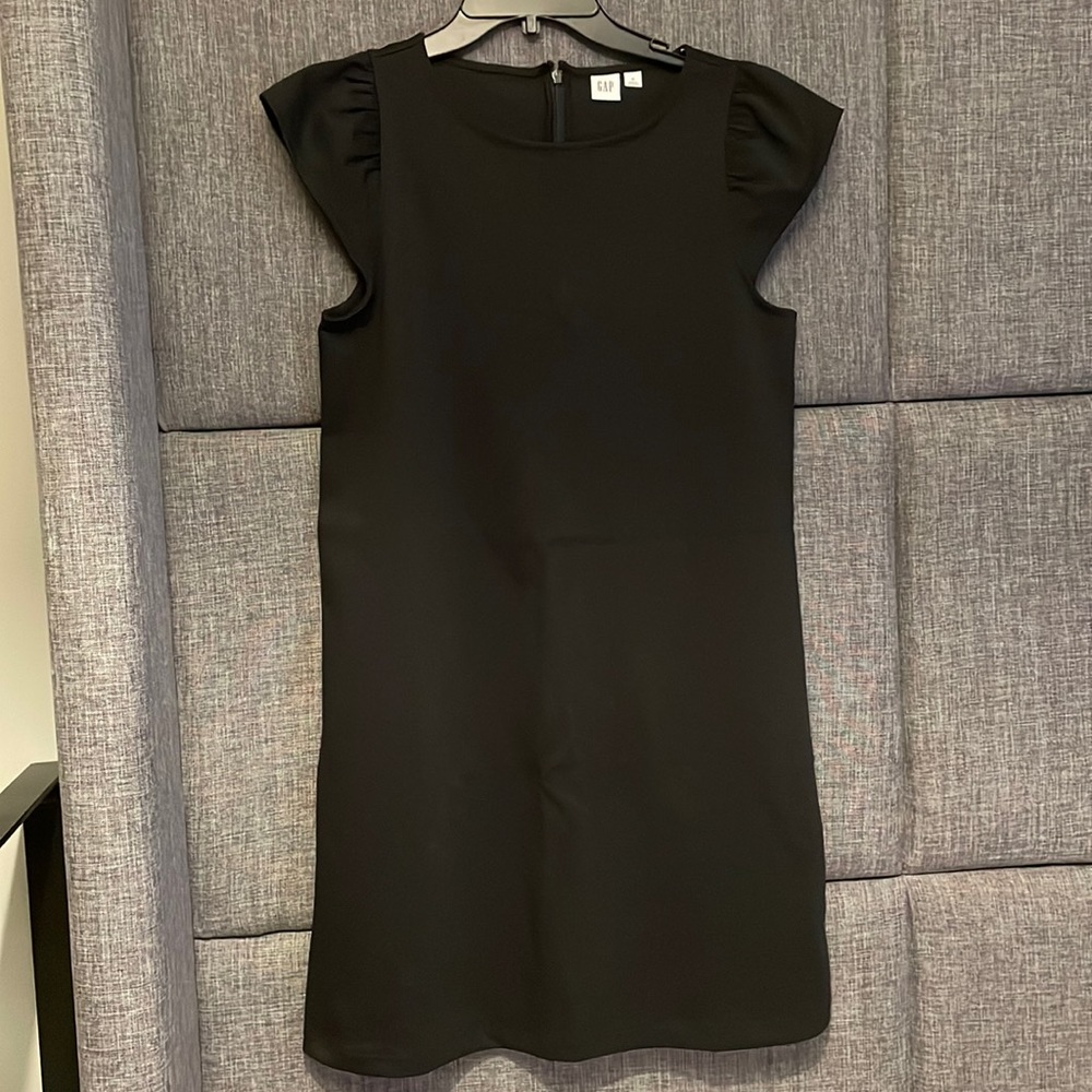 Black gap dress size small.